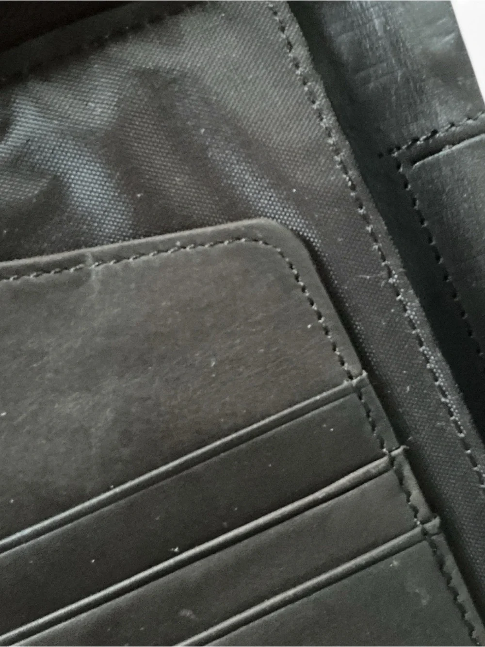 Wilsons Leather wallet organizer